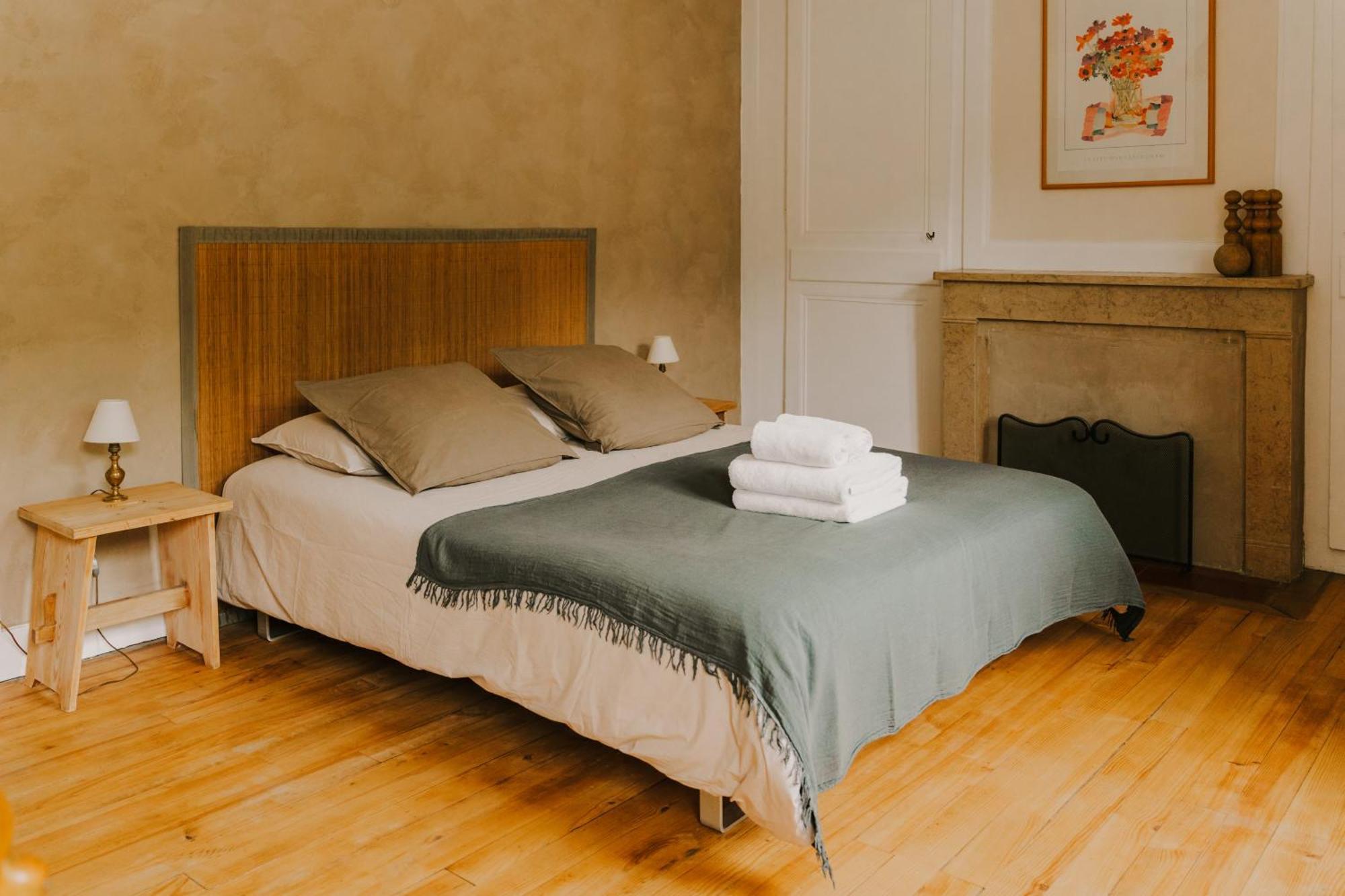 Maison D'Hotes Et Gite De Charme Avec Piscine, La Lhuiseraie Стая снимка